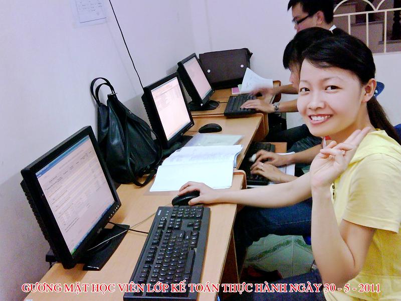 học lớp kế toán tổng hợp ở TPHCM, lớp dạy kế toán trên máy, tìm các lớp học kế toán trên máy